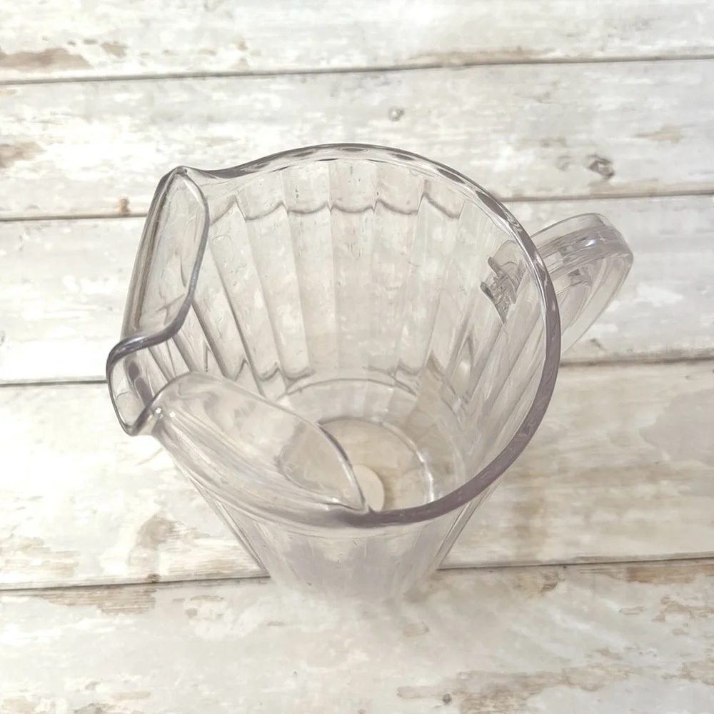 Restaurant Style Clear Plastic Extra Large Drink Pitcher 11in Tall 2.5 Liters